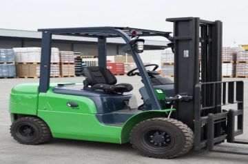 What Is the Fall Zone for Forklift Operation? The 8:1 Rule You Must Know
