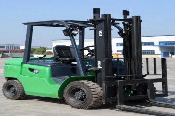 What Is the Fulcrum of a Forklift? The Pivot Point That Keeps It From Tipping