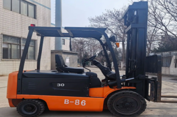 The Case 584 Forklift: The Small Giant That Defined a Generation of Rough Terrain Handling