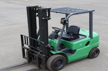 Vehicle Forklift: The 2-in-1 Machine That Drives Itself to the Job