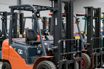 A Boat Forklift: The Heavy Lifter That Keeps Vessels Moving