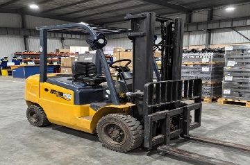 Swing Reach Forklifts: A Complete Guide to VNA Material Handling