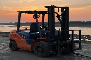 Crown Electric Forklift – The Complete 2026 Model and Buyer‘s Guide