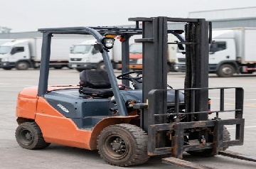 Electric Forklift Rental – The Complete 2026 Guide