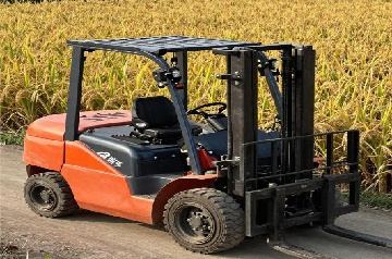 Pneumatic Forklift Tires: Types, Costs, and Maintenance Tips